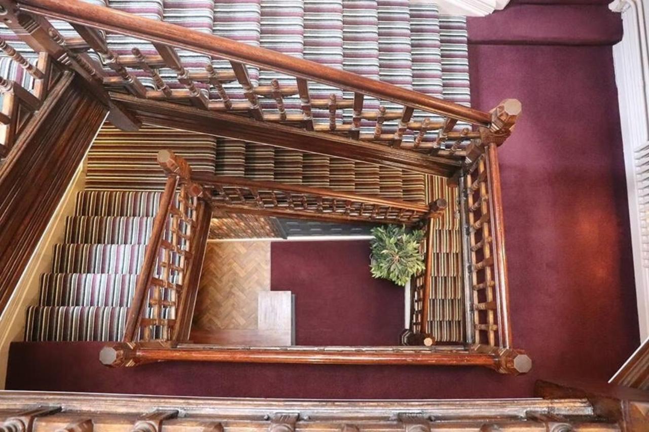 The Royal Hotel Crewe, A Brilliant Collection, Powered By Oyo Exterior photo